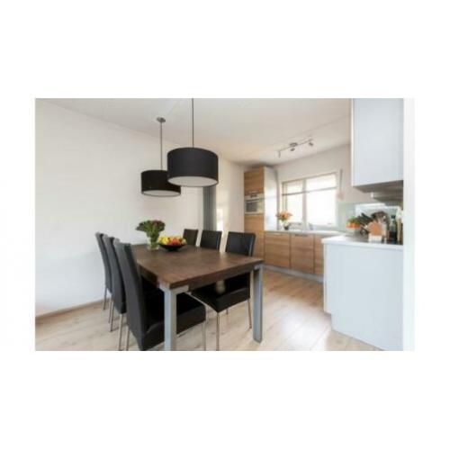 Complete woonkamer set ( meubels, bank, stoelen )