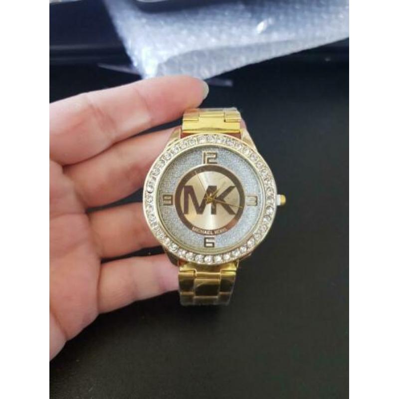 Verschillende dames horloge's partij