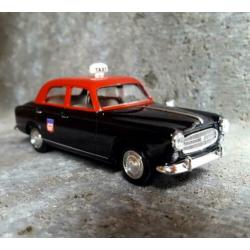 Peugeot 403 Berline Taxi - Solido
