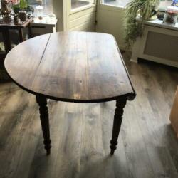 Antieke tafel uit het jaar 1800 komt een boedel van de firma