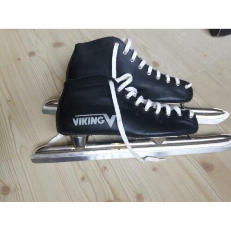 Partij Schaatsen. Opkoper gezocht.