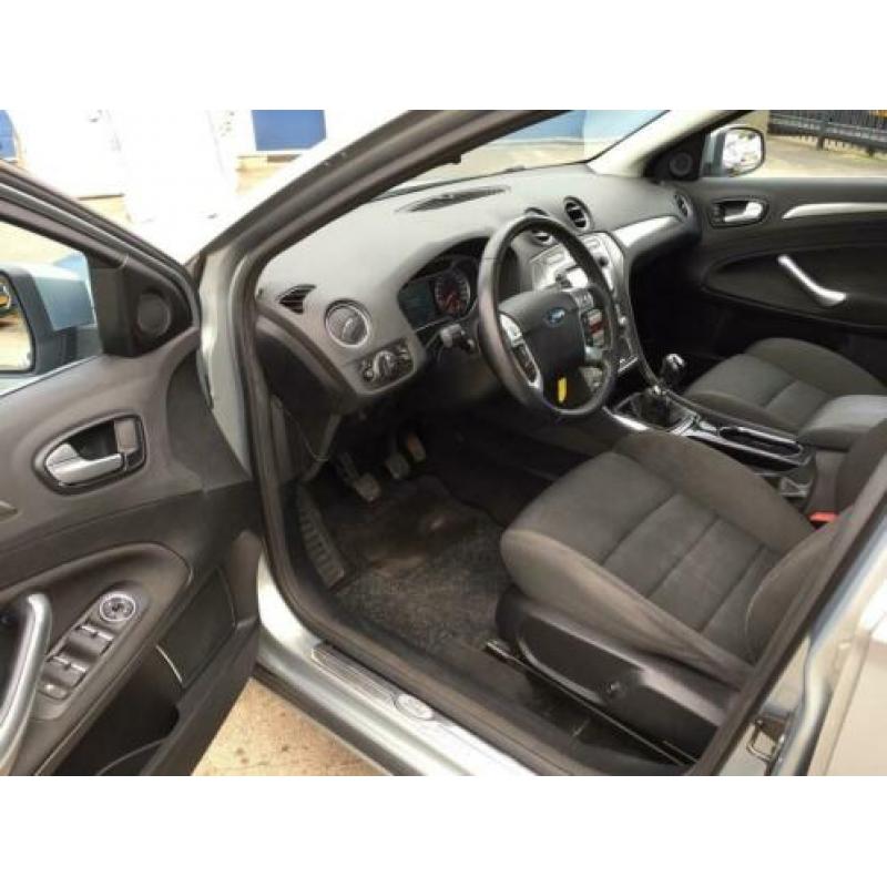 Ford Mondeo Wagon 1.8 TDCi Titanium, 6-BAK, AIRCO(CLIMA), GR