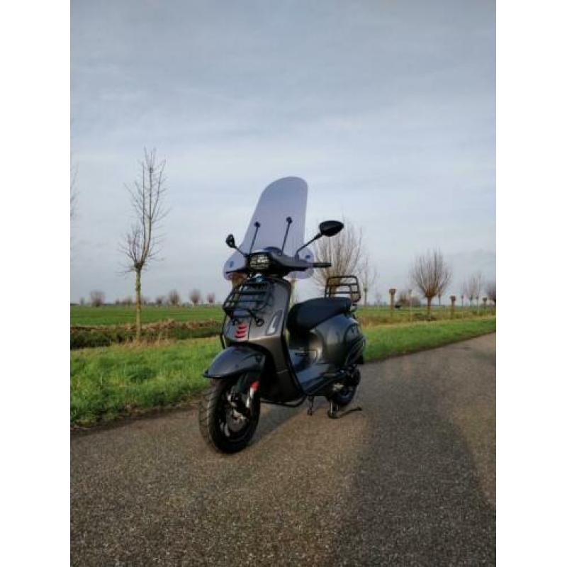 Nieuwe Vespa Sprint Agaat Grijs 2020 iget!!