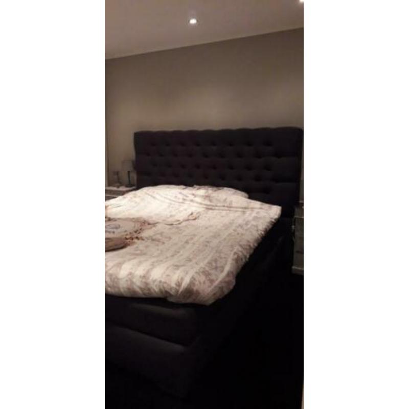 Boxspring gecapitonneerd