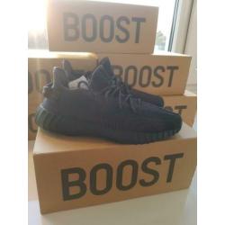 yeezy boost 350 v2 static black maat 44 2/3 DEADSTCOCK