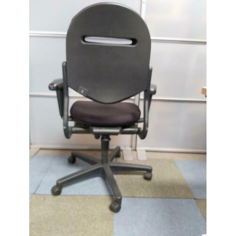 In super nette staat Ahrend bureaustoelen type 220