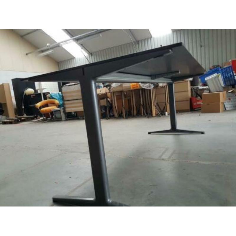 partij bureau's Ahrend Mehes HPL 80x190cm €150,- p.stuk