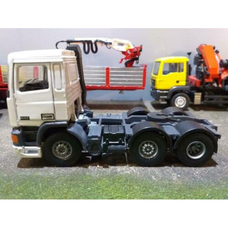 Daf 95 twinsteer dagcabine 1:50 tekno