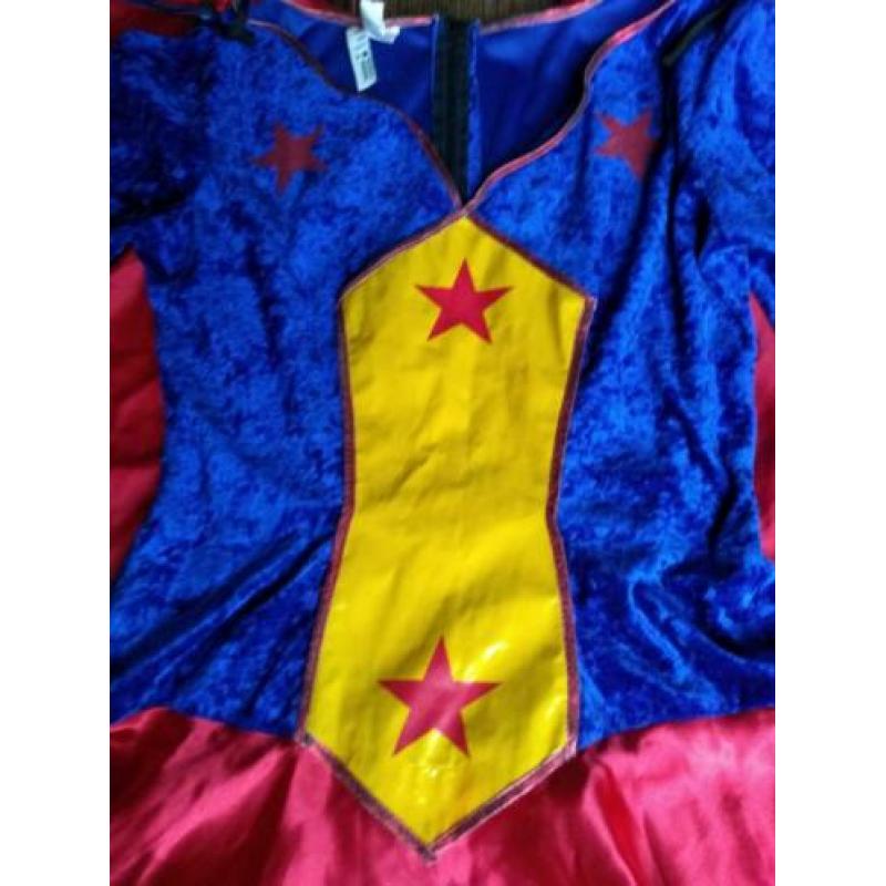Supergirl of Wonderwoman pakje voor carnaval