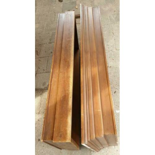 Antieke robuuste kast boven +onderkant massief hout 150x65cm