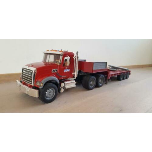 Bruder truck met aanhanger
