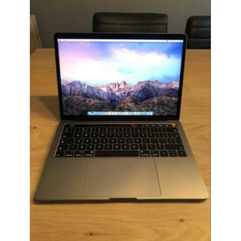 Macbook pro 2017 13’ 512SSD 8GB 3.1GHz Refurbished Applecare