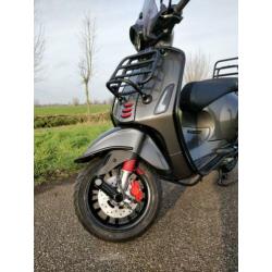 Nieuwe Vespa Sprint Agaat Grijs 2020 iget!!