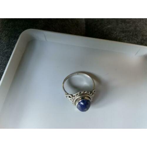 Zilveren ring met blauwe steen Lapis Lazuli maat 16