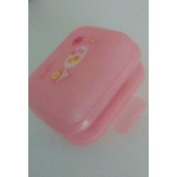 001 Tupperware Barbie lunch box