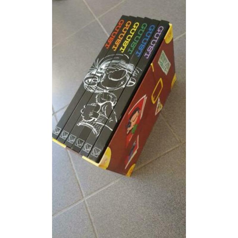 Guust Flater collectie in mooie box met 6 ingebonden boeken
