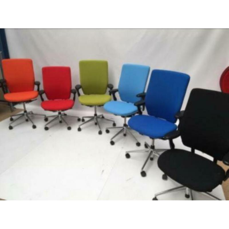 Vitra , bureaustoel , blauw (nieuwe stoffering)