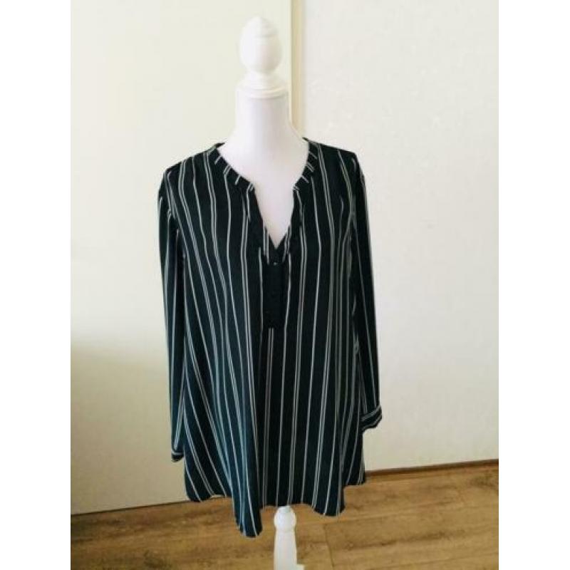 380. Miss Etam Tuniek Zwart ZGAN maat 50