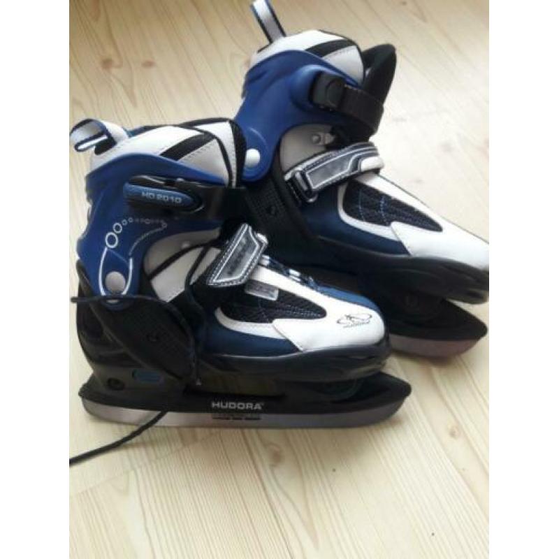 Partij Schaatsen. Opkoper gezocht.