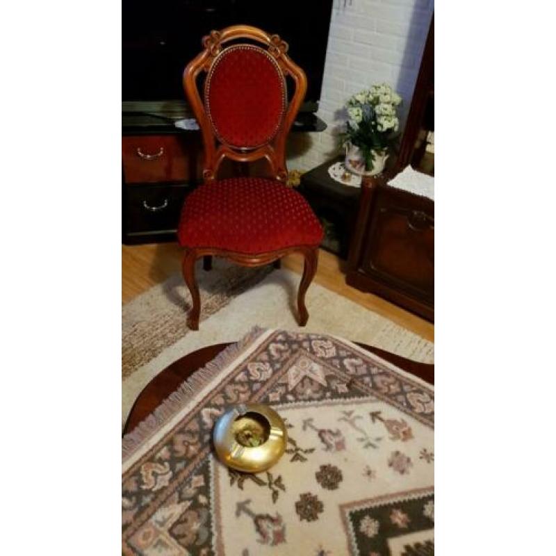 4 prachtige klassieke eethoek stoelen