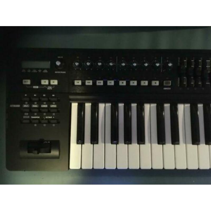 Roland A800 Pro