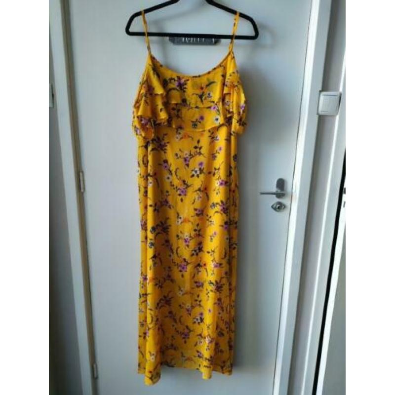 Lange gele off shoulder jurk ZGAN mt 52