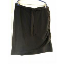Prachtige 1 x gedragen donkerblauw marine rok bloomings 44