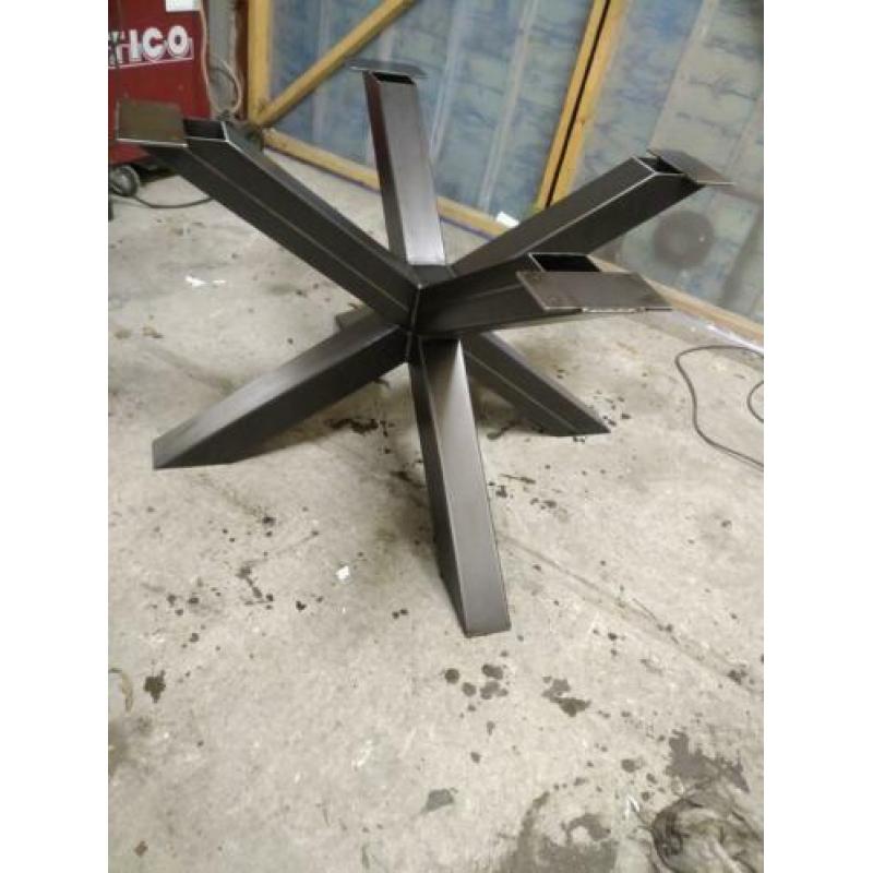 Nieuwe matrix poot / dubbele kruispoot. Koker 100x100x3
