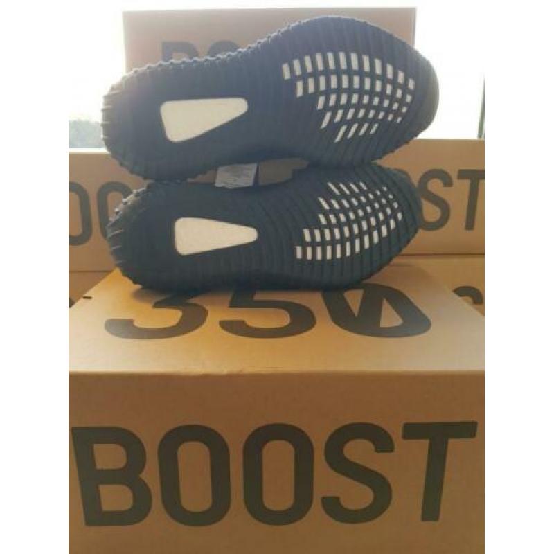 yeezy boost 350 v2 static black maat 44 2/3 DEADSTCOCK