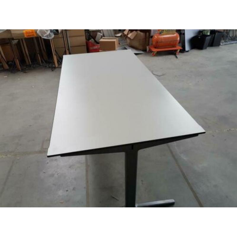 partij bureau's Ahrend Mehes HPL 80x190cm €150,- p.stuk