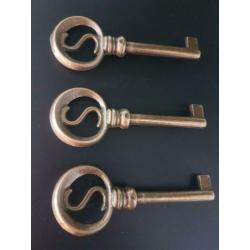 3 Schitterende echte Antieke koperen (orgel) sleutels €14,50