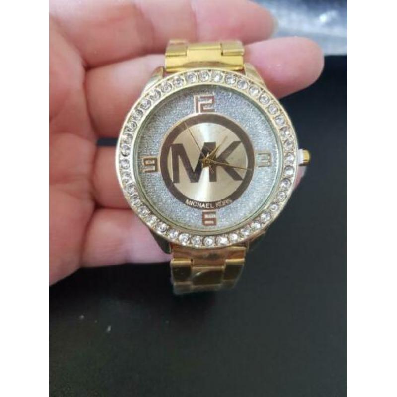Verschillende dames horloge's partij