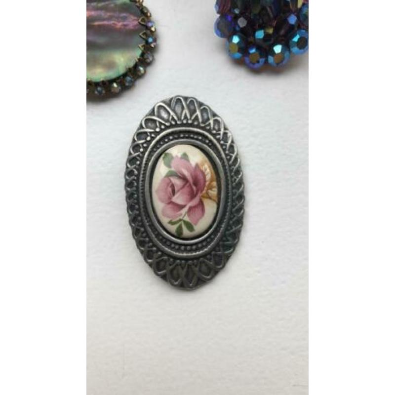3 oude broches