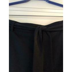 Prachtige 1 x gedragen donkerblauw marine rok bloomings 44