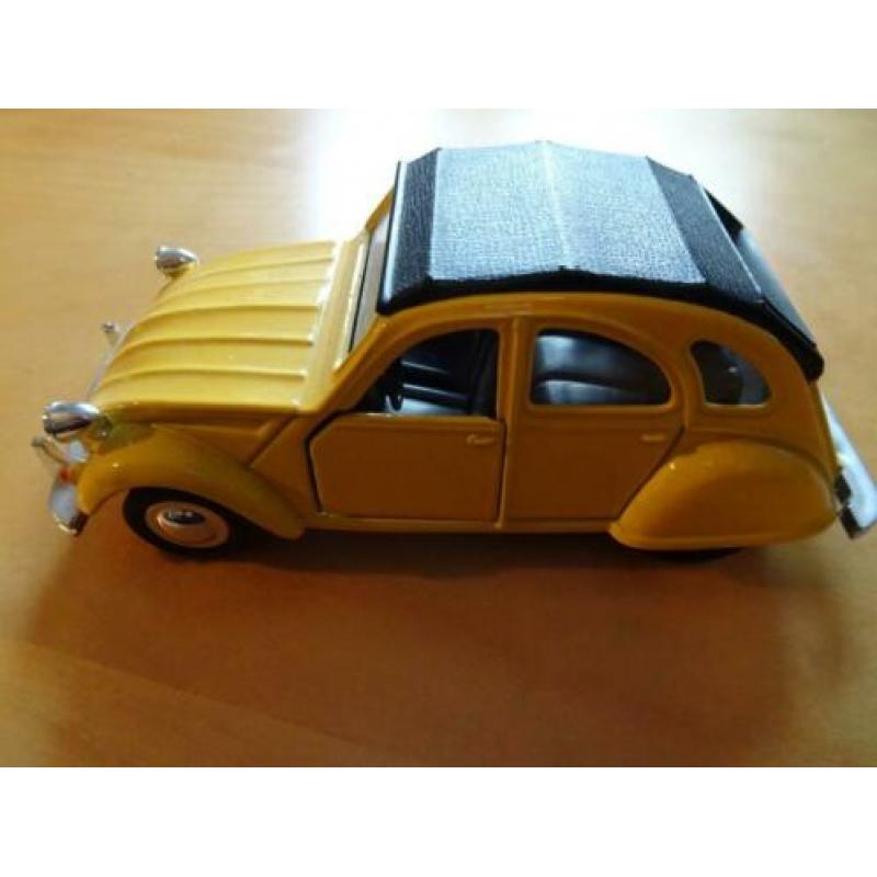 Modelauto's Citroen 2CV