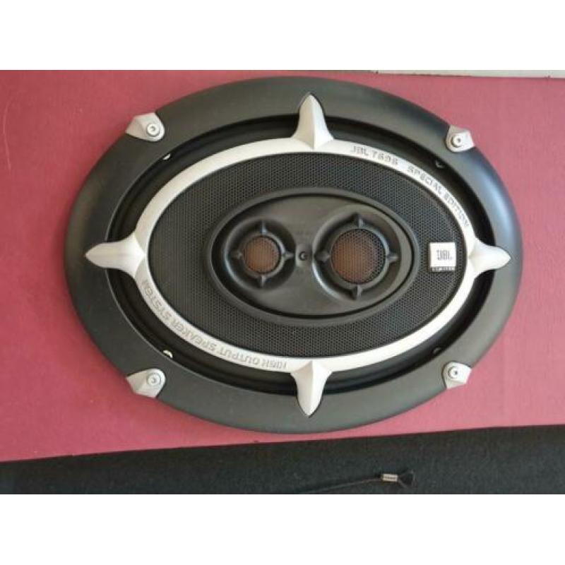 Mooie JBL set. Subwoofer,versterker,condensator,speakers