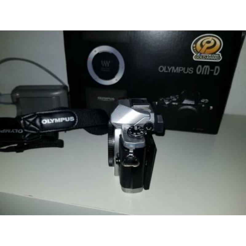 Olympus omd em10 camera body met doos