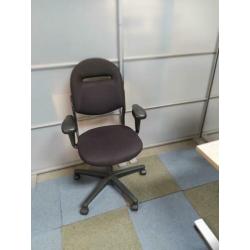 In super nette staat Ahrend bureaustoelen type 220