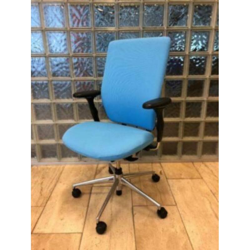 Vitra , bureaustoel , blauw (nieuwe stoffering)