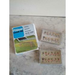 Miniatuur voetbal teams en goals