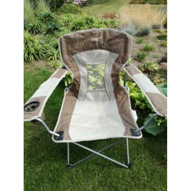 Nieuwe opvouwbare stoelen.Zeer comfortabel.