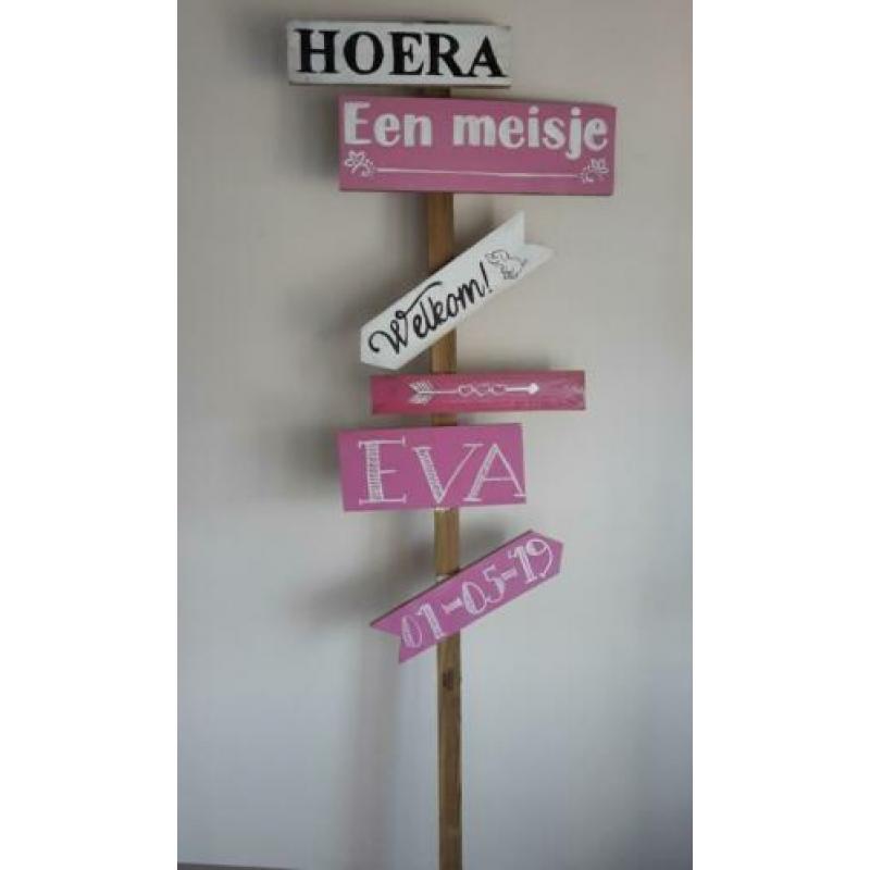 Wegwijzer geboortebord 1m80 roze. Leuk ipv Geboorte Ooievaar