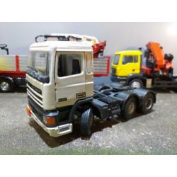 Daf 95 twinsteer dagcabine 1:50 tekno