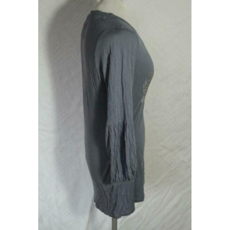 Stoer grijs damesshirt.Pailletjes.Mt M.Merk Forecast