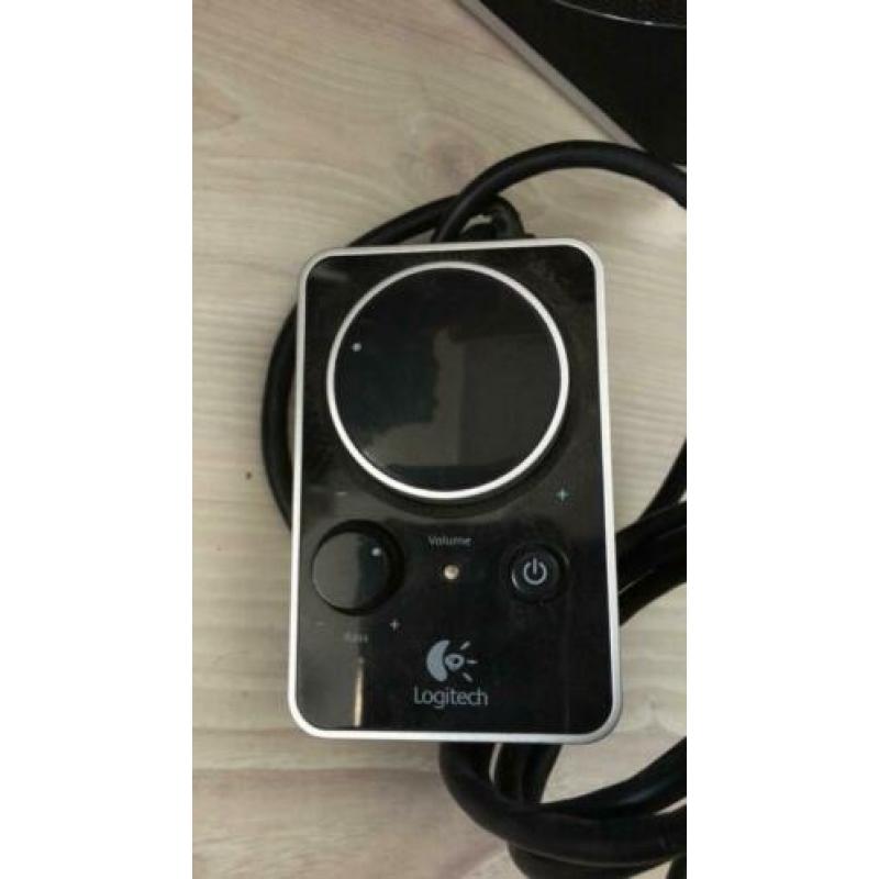 Speaker set