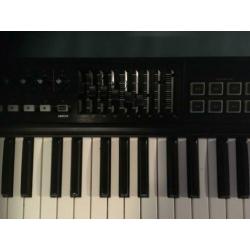 Roland A800 Pro