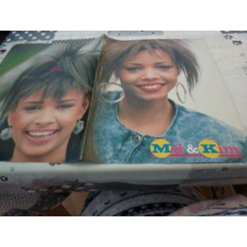 Knipsels en poster mel & kim