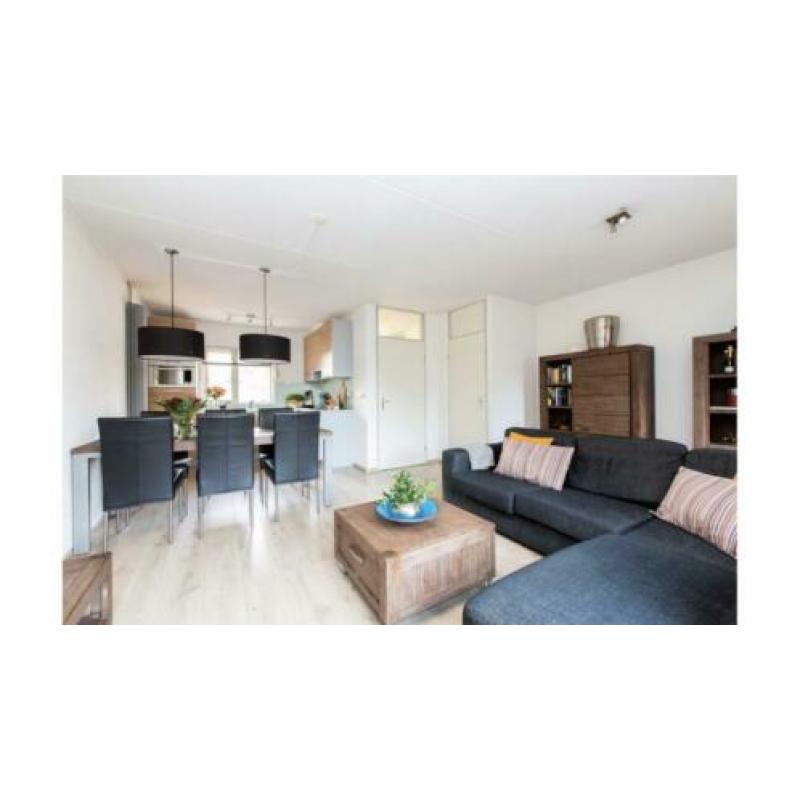 Complete woonkamer set ( meubels, bank, stoelen )