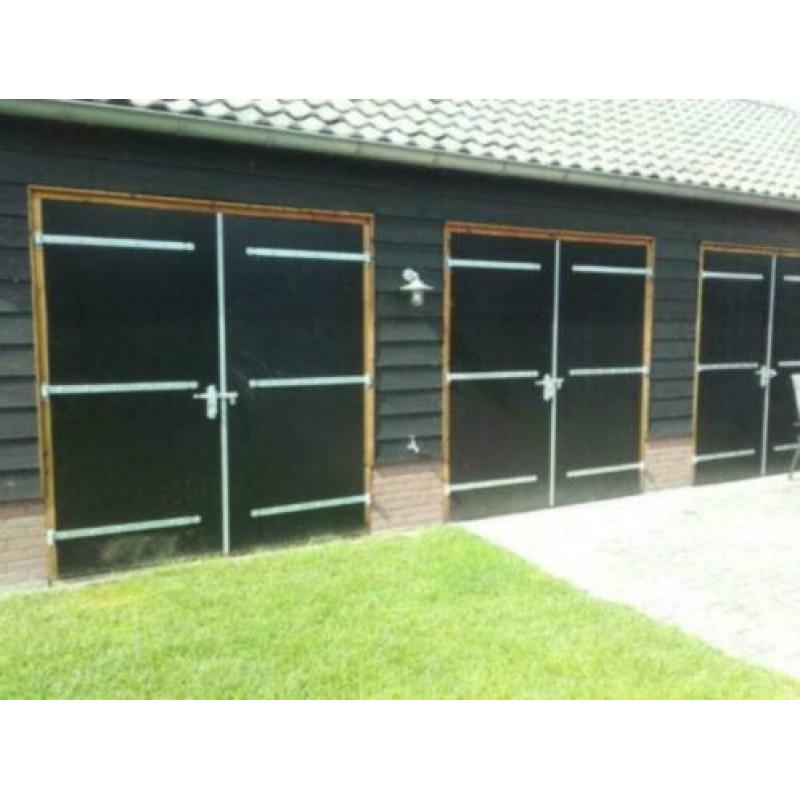 2 setjes beukenhouten garagedeuren / poortdeuren