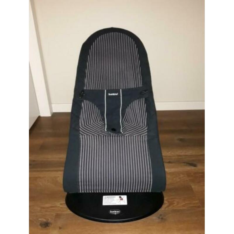 nette BabyBjörn wipstoel zwart/krijtstreep - Baby Björn